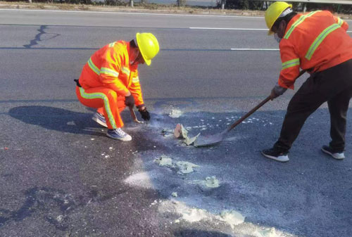 龙里公路下沉注浆加固